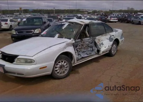 1998 Oldsmobile 88 Ls z USA, uszkodzony, nr VIN 1G3HN52K5W4817210